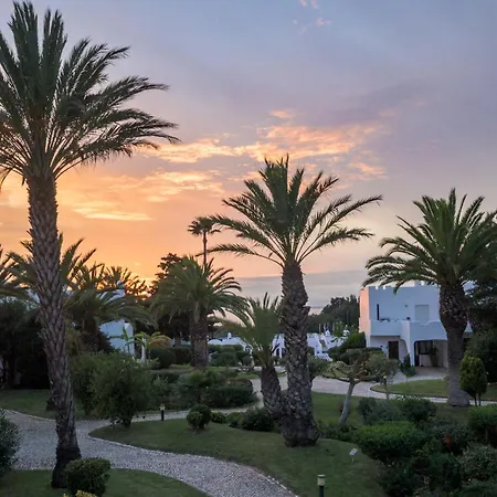 Superb Beach Townhouse At Vila Gaivota Villa